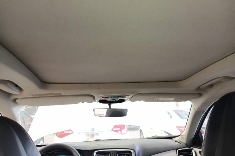 Used Lynk & Co 01 2019 2.0T Two-Wheel Drive Pure Version China VI Standard Headliner