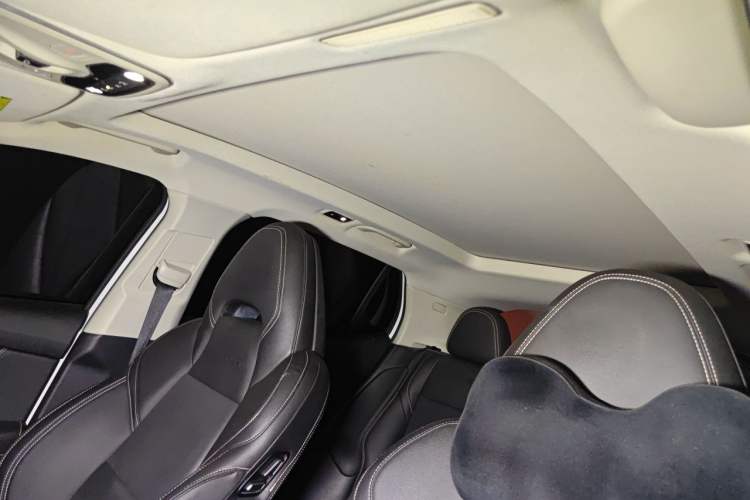 Used Lynk & Co 01 2019 2.0T Two-Wheel-Drive Pro Version China VI Standard Headliner