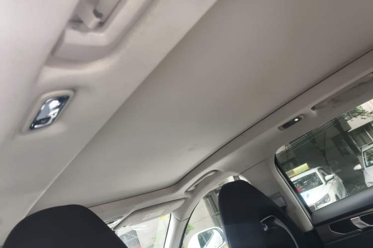 Used Lynk & Co 01 2019 2.0T Two-Wheel-Drive Pro Version China VI Standard Headliner