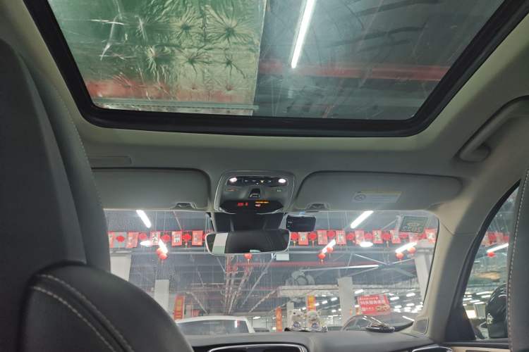 Used Lynk & Co 01 2019 2.0T Two-Wheel-Drive Pro Version China VI Standard Headliner