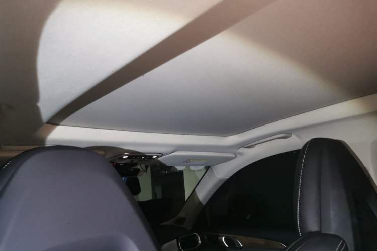 Used Lynk & Co 01 2019 2.0T Two-Wheel-Drive Pro Version China VI Standard Headliner