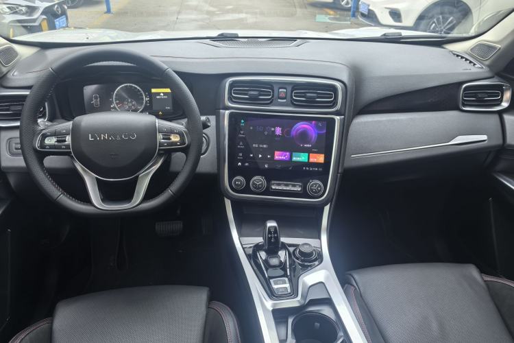 Used Lynk & Co 01 2019 2.0T Four-Wheel Drive Genie Pro Version China VI Standard Interior 1
