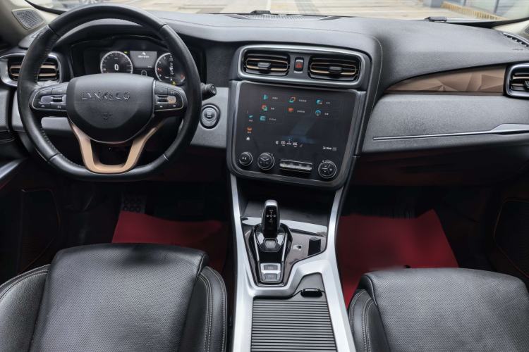 Used Lynk & Co 01 2019 2.0T Two-Wheel-Drive Pro Version China VI Standard Interior 2
