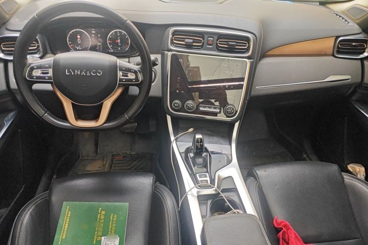 Used Lynk & Co 01 2019 2.0T Two-Wheel-Drive Pro Version China VI Standard Interior 2