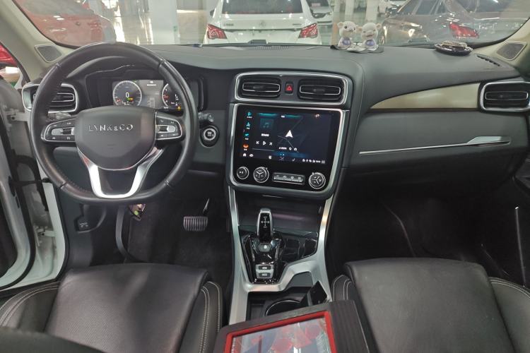Used Lynk & Co 01 2019 2.0T Two-Wheel-Drive Pro Version China VI Standard Interior 2