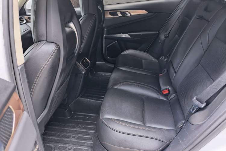Used Lynk & Co 01 2019 2.0T Two-Wheel-Drive Pro Version China VI Standard Interior 3