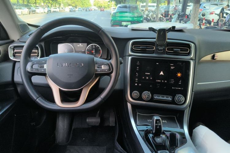 Used Lynk & Co 01 2019 2.0T Two-Wheel-Drive Pro Version China V Standard Interior 3
