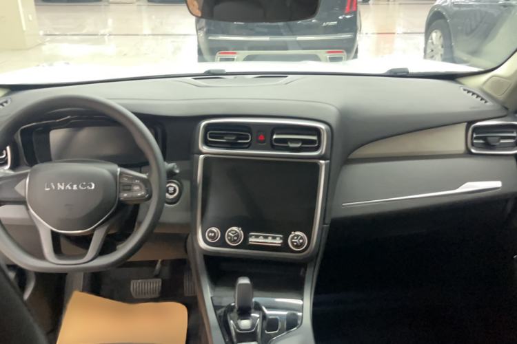 Used Lynk & Co 01 2019 2.0T Two-Wheel Drive Pure Version China VI Standard Interior 3