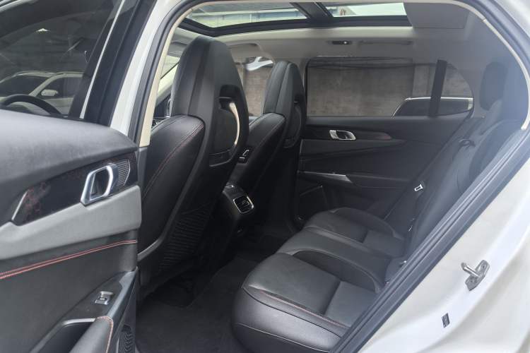 Used Lynk & Co 01 2019 2.0T Four-Wheel Drive Genie Pro Version China VI Standard Interior 3