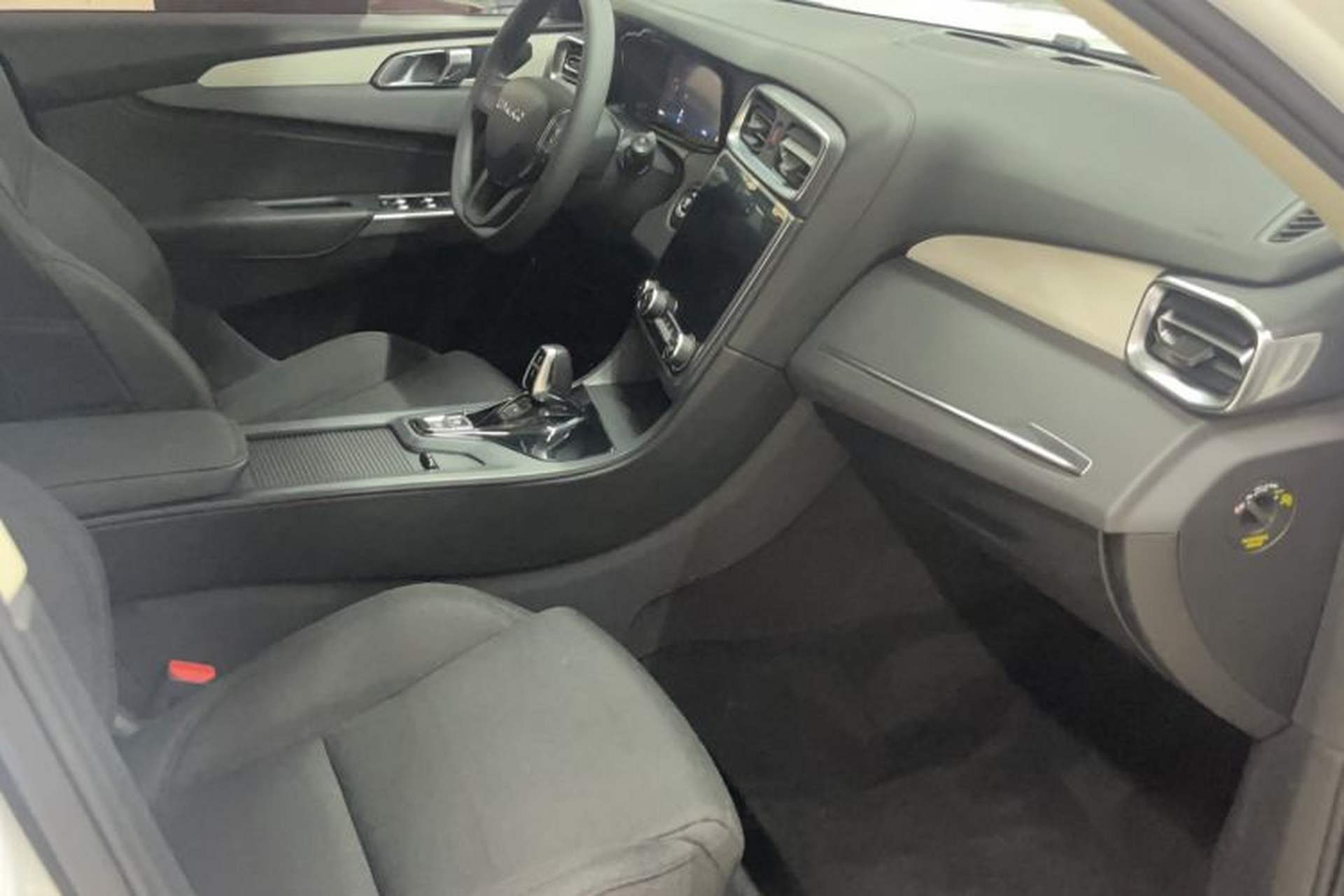 Used Lynk & Co 01 2019 2.0T Two-Wheel Drive Pure Version China VI Standard Interior 4