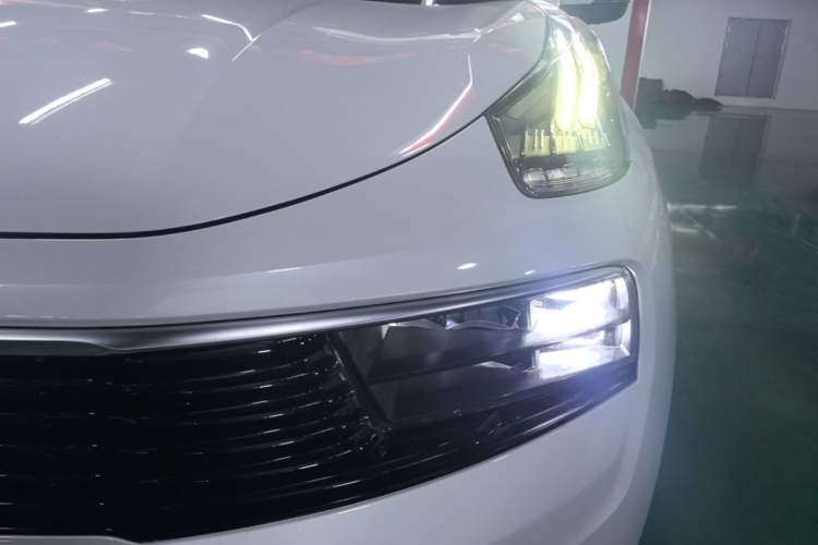 Used Lynk & Co 01 2019 2.0T Two-Wheel-Drive Pro Version China VI Standard Left Front Headlight