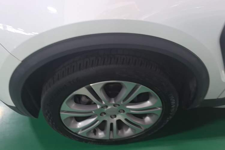 Used Lynk & Co 01 2019 2.0T Two-Wheel-Drive Pro Version China VI Standard Left Front Wheel Hub