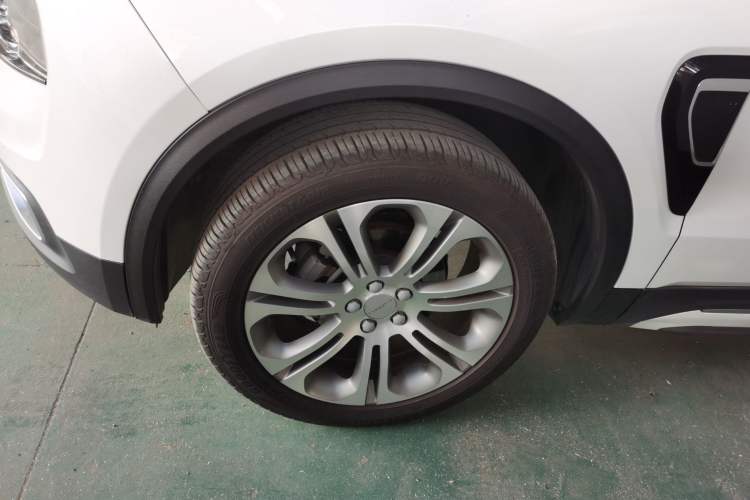 Used Lynk & Co 01 2019 2.0T Two-Wheel-Drive Pro Version China VI Standard Left Front Wheel Hub