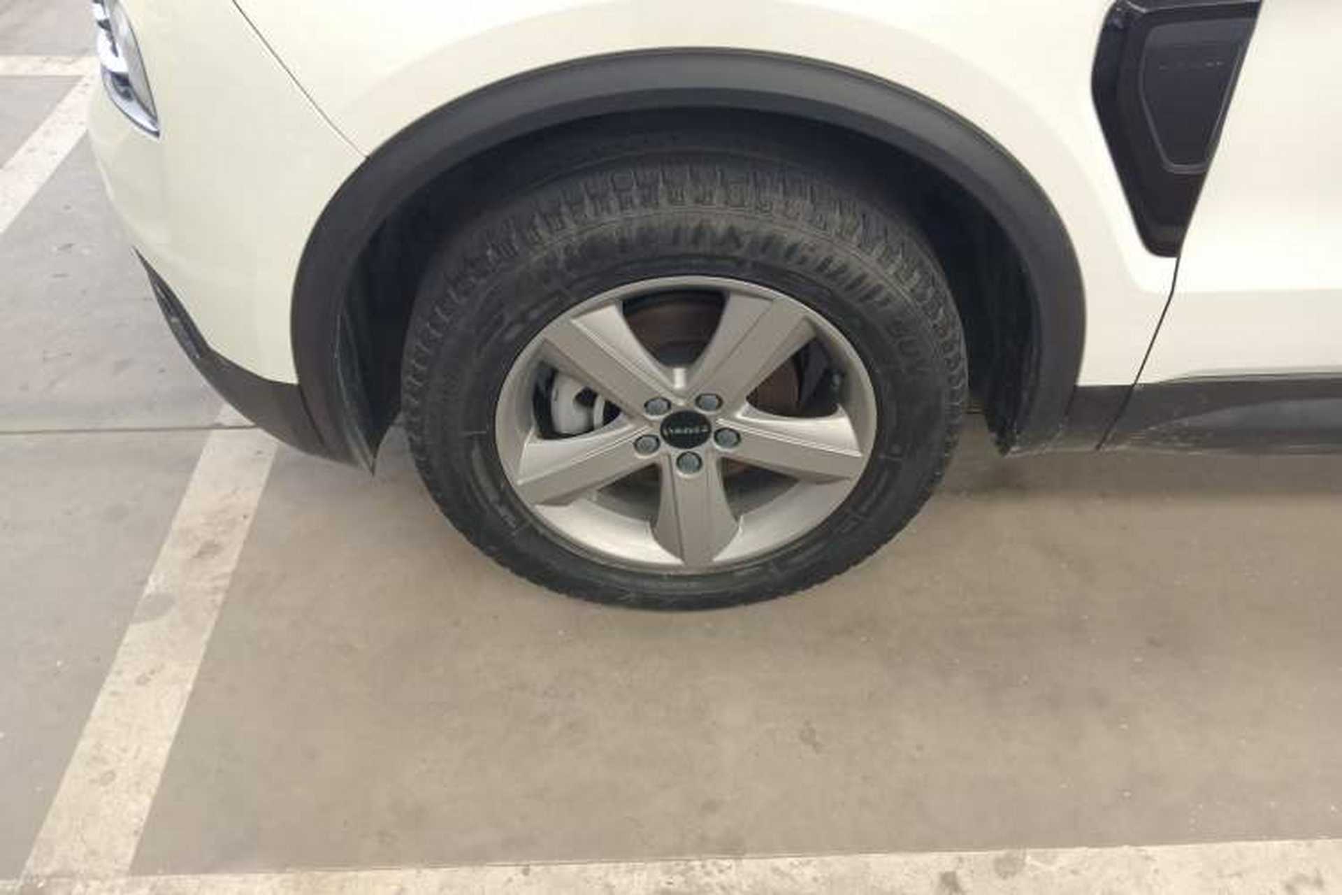 Used Lynk & Co 01 2019 2.0T Two-Wheel Drive Pure Version China VI Standard Left Front Wheel Hub