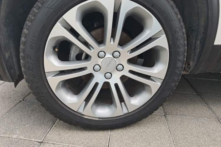 Used Lynk & Co 01 2019 2.0T Two-Wheel-Drive Pro Version China VI Standard Left Front Wheel Hub