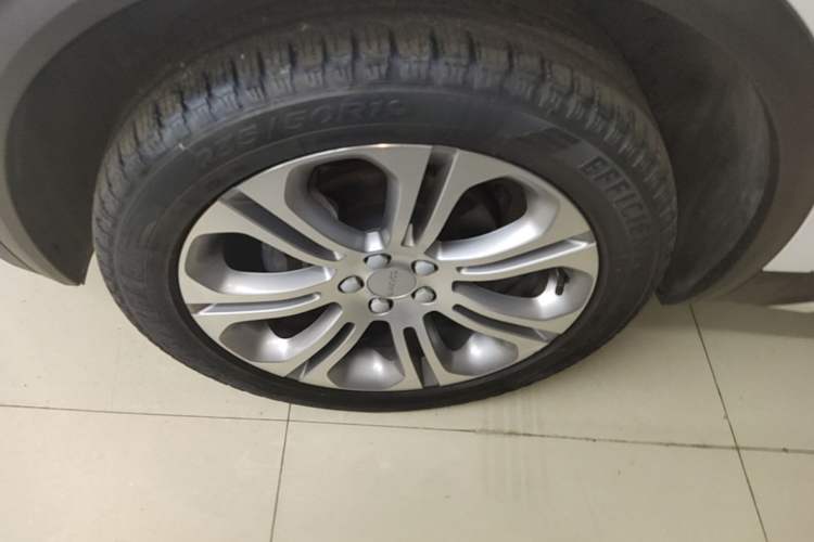 Used Lynk & Co 01 2019 2.0T Two-Wheel-Drive Pro Version China VI Standard Left Front Wheel Hub