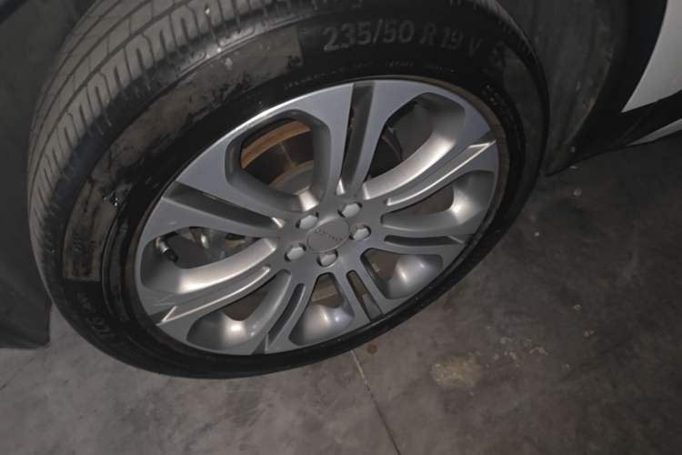Used Lynk & Co 01 2019 2.0T Two-Wheel-Drive Pro Version China VI Standard Left Front Wheel Hub