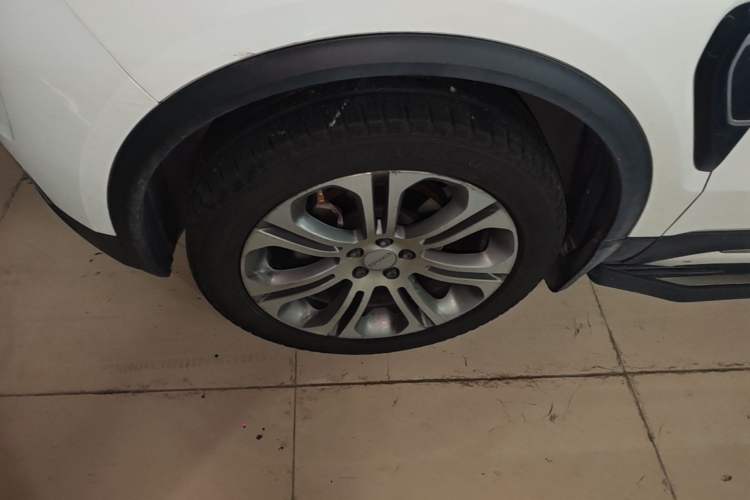 Used Lynk & Co 01 2019 2.0T Two-Wheel-Drive Pro Version China VI Standard Left Front Wheel Hub