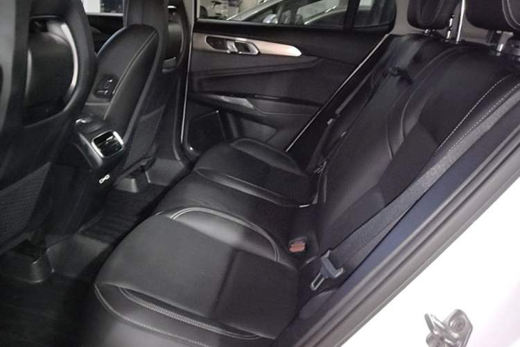 Used Lynk & Co 01 2019 2.0T Two-Wheel-Drive Pro Version China VI Standard Left Rear Seat