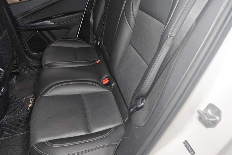 Used Lynk & Co 01 2019 2.0T Two-Wheel-Drive Pro Version China VI Standard Left Rear Seat
