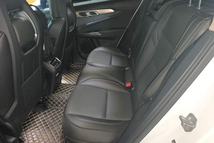 Used Lynk & Co 01 2019 2.0T Two-Wheel-Drive Pro Version China VI Standard Left Rear Seat