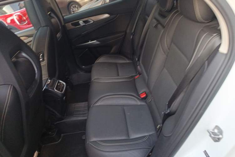 Used Lynk & Co 01 2019 2.0T Two-Wheel-Drive Pro Version China V Standard Left Rear Seat