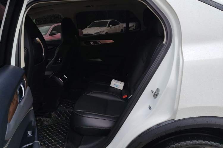Used Lynk & Co 01 2019 2.0T Two-Wheel-Drive Pro Version China VI Standard Left Rear Seat