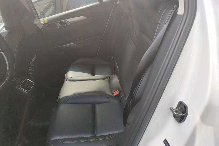 Used Lynk & Co 01 2019 2.0T Two-Wheel-Drive Pro Version China VI Standard Left Rear Seat