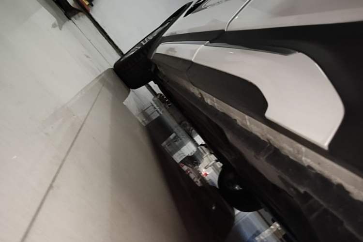 Used Lynk & Co 01 2019 2.0T Two-Wheel-Drive Pro Version China VI Standard Left Side Sill
