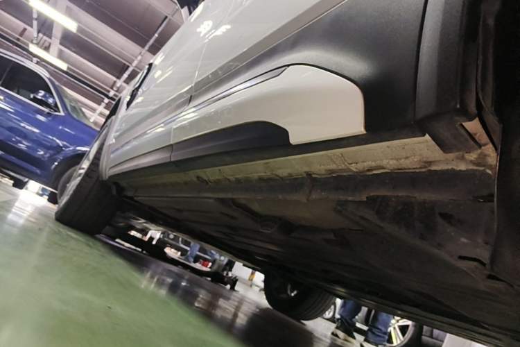 Used Lynk & Co 01 2019 2.0T Two-Wheel-Drive Pro Version China VI Standard Left Side Sill
