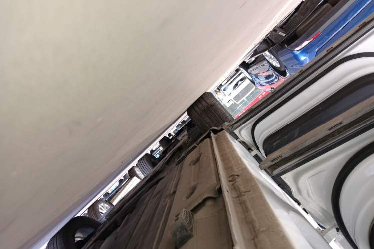 Used Lynk & Co 01 2019 2.0T Two-Wheel Drive Pure Version China VI Standard Left Side Sill