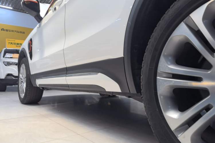 Used Lynk & Co 01 2019 2.0T Two-Wheel-Drive Pro Version China VI Standard Left Side Sill