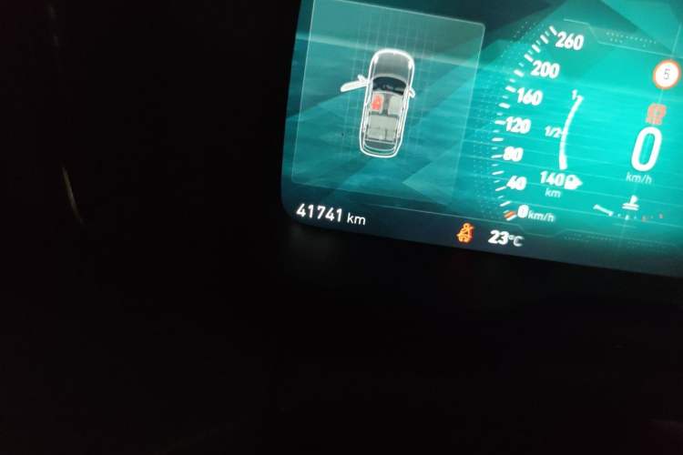 Used Lynk & Co 01 2019 2.0T Two-Wheel-Drive Pro Version China VI Standard Odometer Close Up