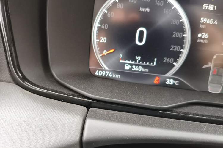 Used Lynk & Co 01 2019 2.0T Two-Wheel-Drive Version China VI Standard Odometer Close Up