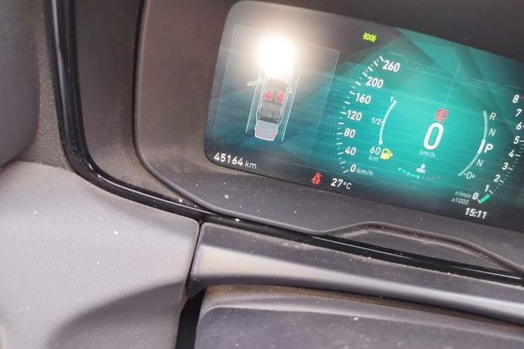 Used Lynk & Co 01 2019 2.0T Two-Wheel-Drive Pro Version China VI Standard Odometer Close Up