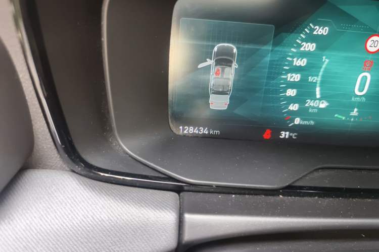 Used Lynk & Co 01 2019 2.0T Two-Wheel-Drive Pro Version China VI Standard Odometer Close Up