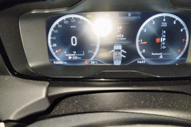 Used Lynk & Co 01 2019 2.0T Two-Wheel-Drive Pro Version China V Standard Odometer Close Up