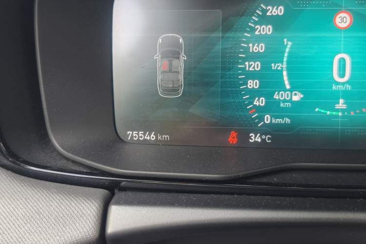 Used Lynk & Co 01 2019 2.0T Two-Wheel-Drive Pro Version China V Standard Odometer Close Up
