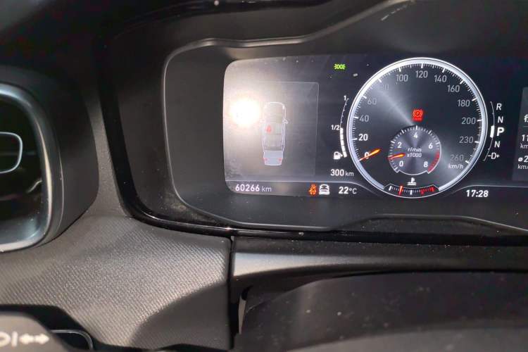 Used Lynk & Co 01 2019 2.0T Four-Wheel Drive Genie Pro Version China VI Standard Odometer Close Up