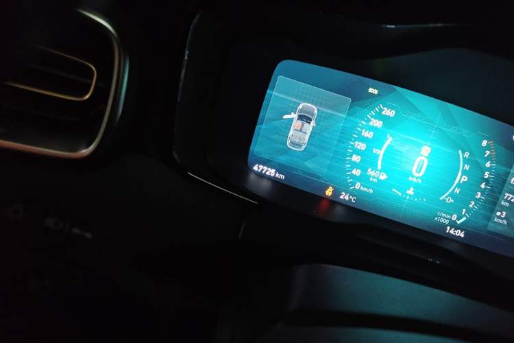 Used Lynk & Co 01 2019 2.0T Two-Wheel-Drive Pro Version China V Standard Odometer Close Up