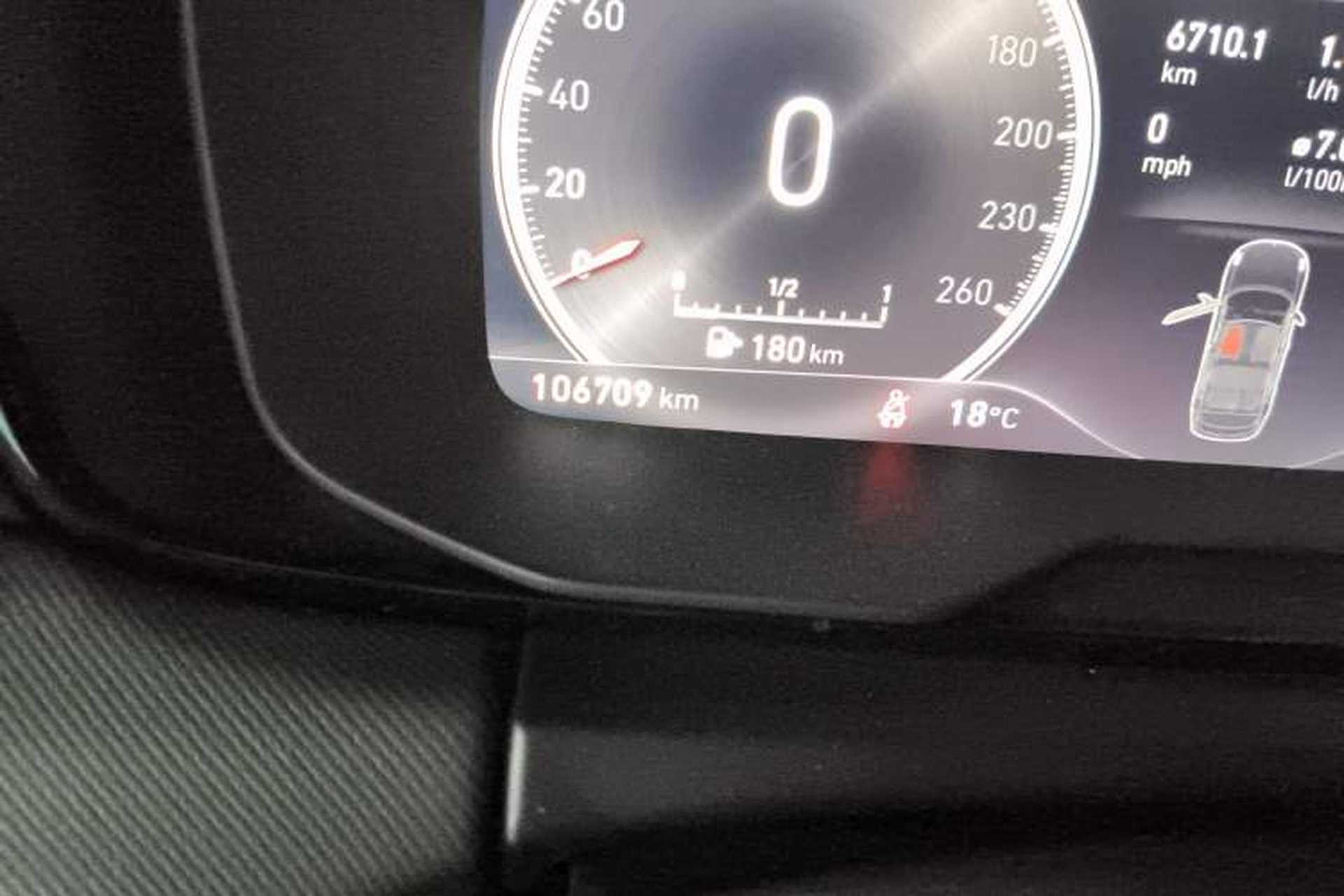 Used Lynk & Co 01 2019 2.0T Two-Wheel-Drive Pro Version China VI Standard Odometer Close Up