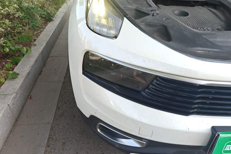 Used Lynk & Co 01 2019 2.0T Two-Wheel-Drive Pro Version China VI Standard Right Front Headlight
