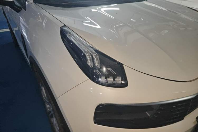 Used Lynk & Co 01 2019 2.0T Two-Wheel-Drive Pro Version China VI Standard Right Front Headlight