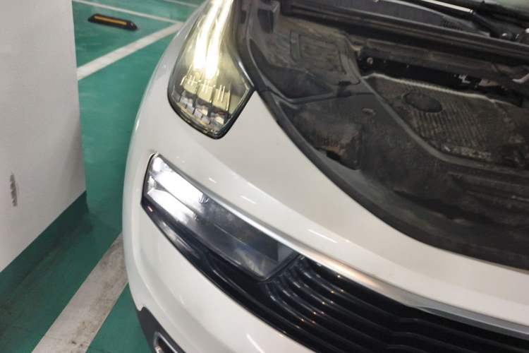 Used Lynk & Co 01 2019 2.0T Two-Wheel-Drive Pro Version China VI Standard Right Front Headlight