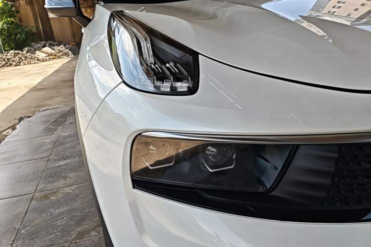 Used Lynk & Co 01 2019 2.0T Four-Wheel Drive Genie Pro Version China VI Standard Right Front Headlight