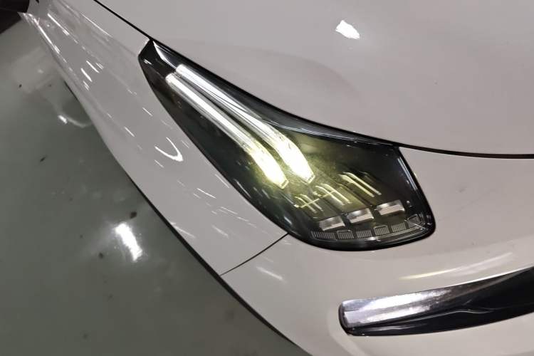 Used Lynk & Co 01 2019 2.0T Two-Wheel-Drive Pro Version China V Standard Right Front Headlight