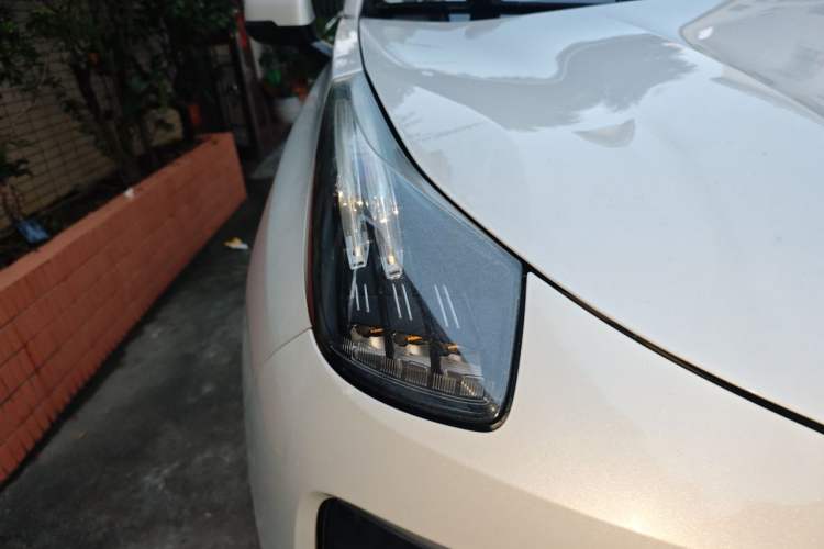 Used Lynk & Co 01 2019 2.0T Two-Wheel Drive Zhaopu Version China VI Standard Right Front Headlight