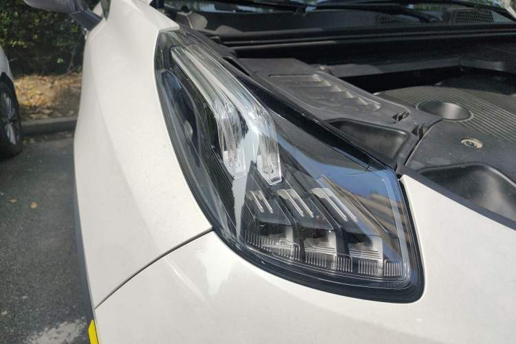 Used Lynk & Co 01 2019 2.0T Two-Wheel-Drive Pro Version China VI Standard Right Front Headlight