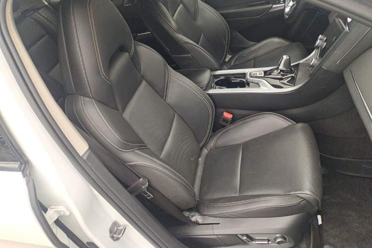 Used Lynk & Co 01 2019 2.0T Two-Wheel-Drive Pro Version China VI Standard Right Front Seat