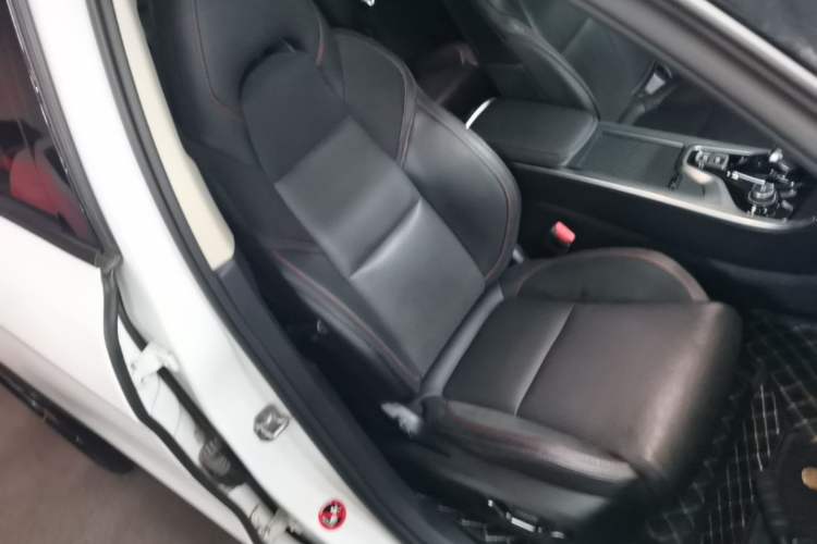 Used Lynk & Co 01 2019 2.0T Four-Wheel Drive Genie Pro Version China V Emission Standard Right Front Seat